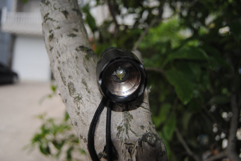 最新款cree xml t6 led 强光手电筒头部伸缩调焦 5档 可充电