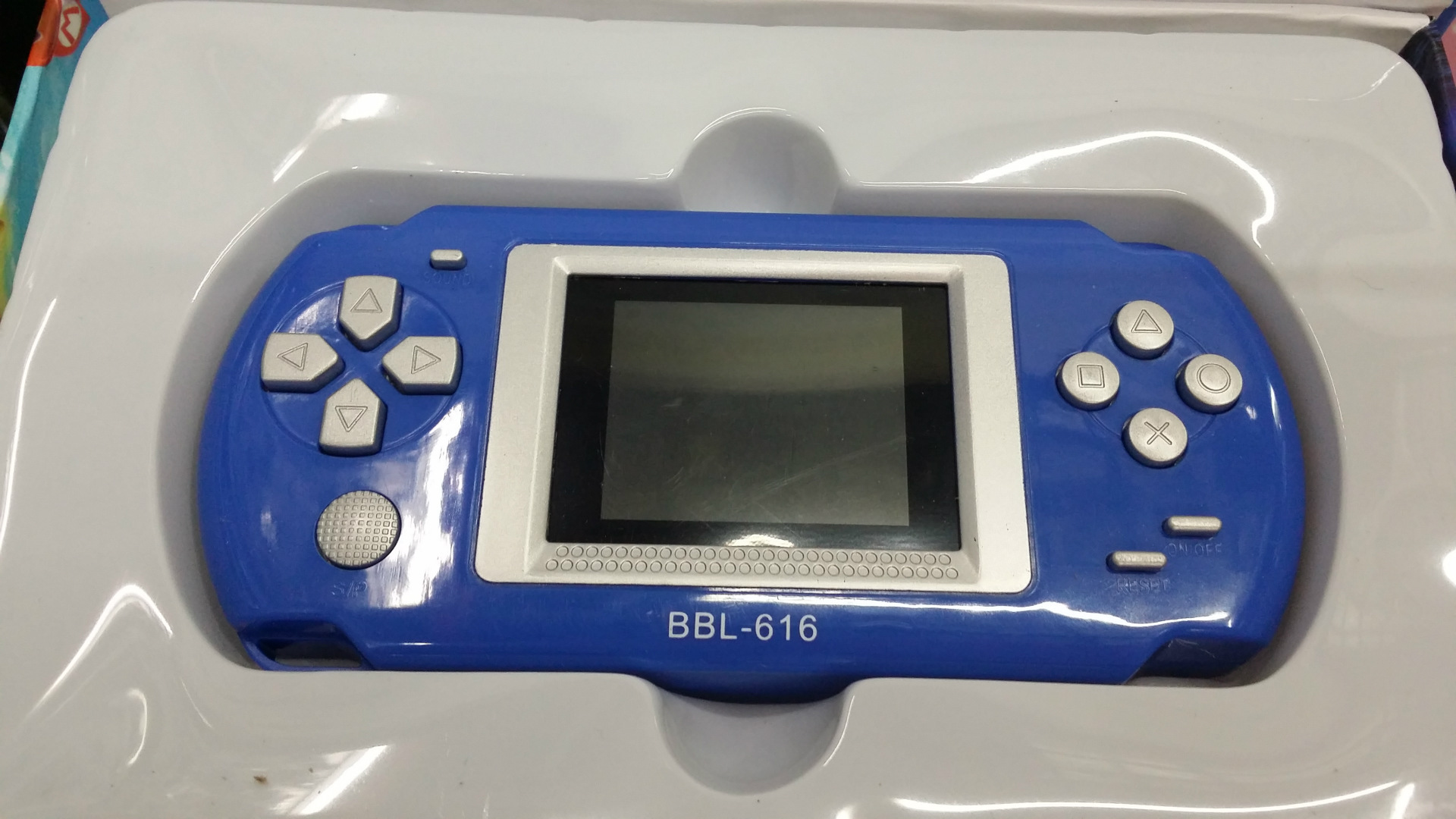 最新106合一彩屏游戏机,内置热门植物僵尸.愤怒的小鸟等游戏