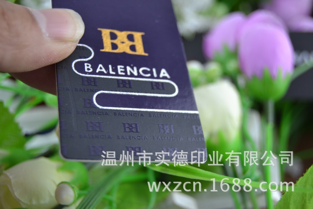 【免费设计打样】高档天猫服装吊牌,硬卡纸烫金挂牌,uv纸牌