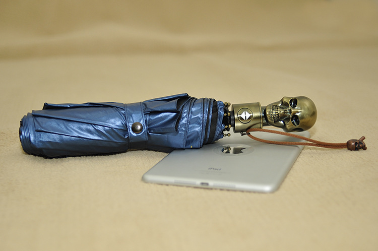 小时代宫洺款 麦昆 骷髅头雨伞 抗风长柄伞 超大暗纹伞面直柄伞图片_6