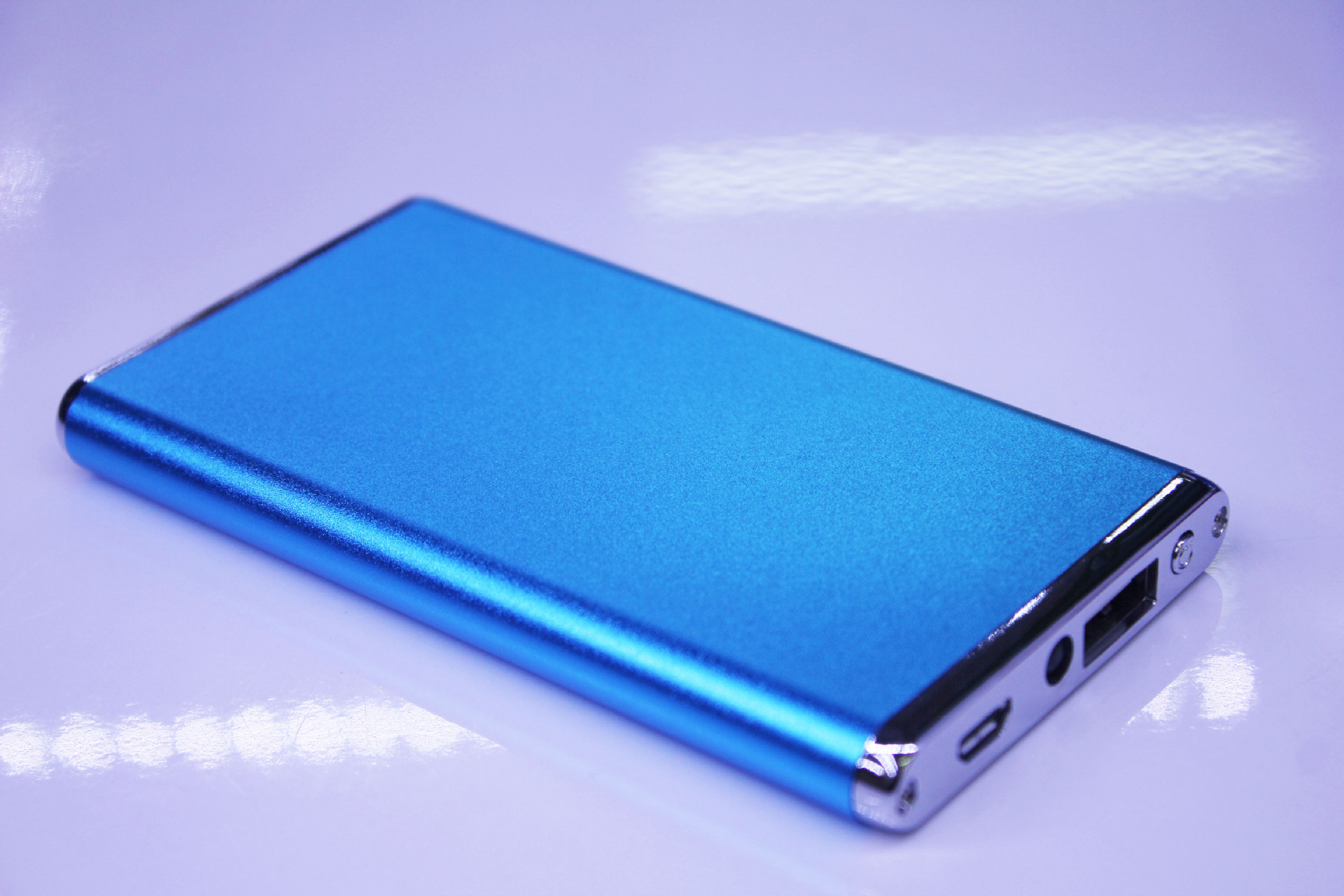 新款便携式随身充 彩色移动电源 金属磨砂手机充电宝 带led灯