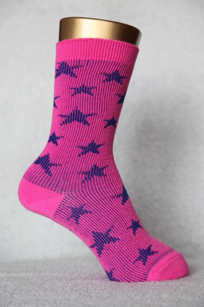 价钱实惠 星星花型荧光袜 优.