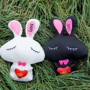 可爱情侣兔炭包 love爱心兔 汽车炭包饰品/摆件/玩偶