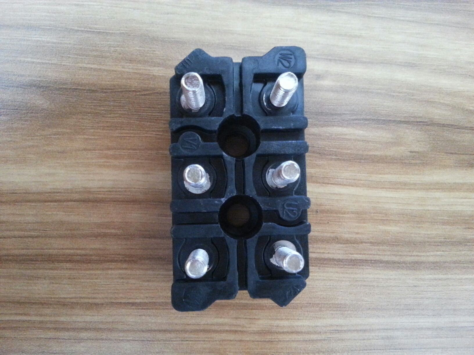 供应y71-63小型电机接线座