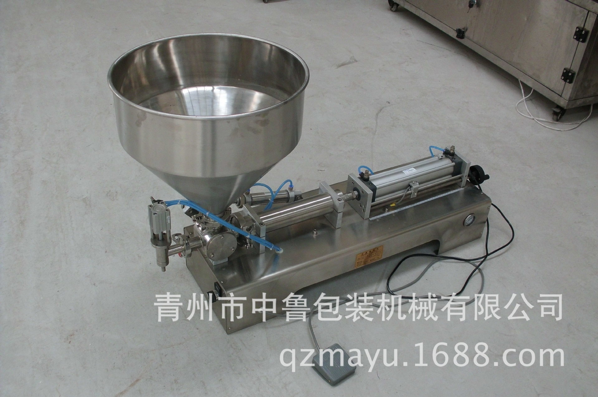 專業生產半自動小型液體灌裝機 醬類膏體灌裝機一件起批