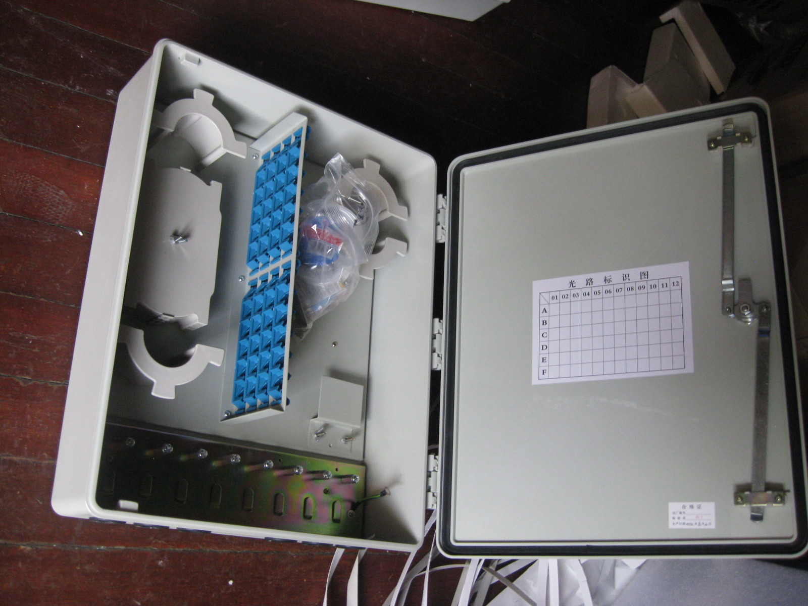 户外防水48芯光纤分纤箱_smc材质