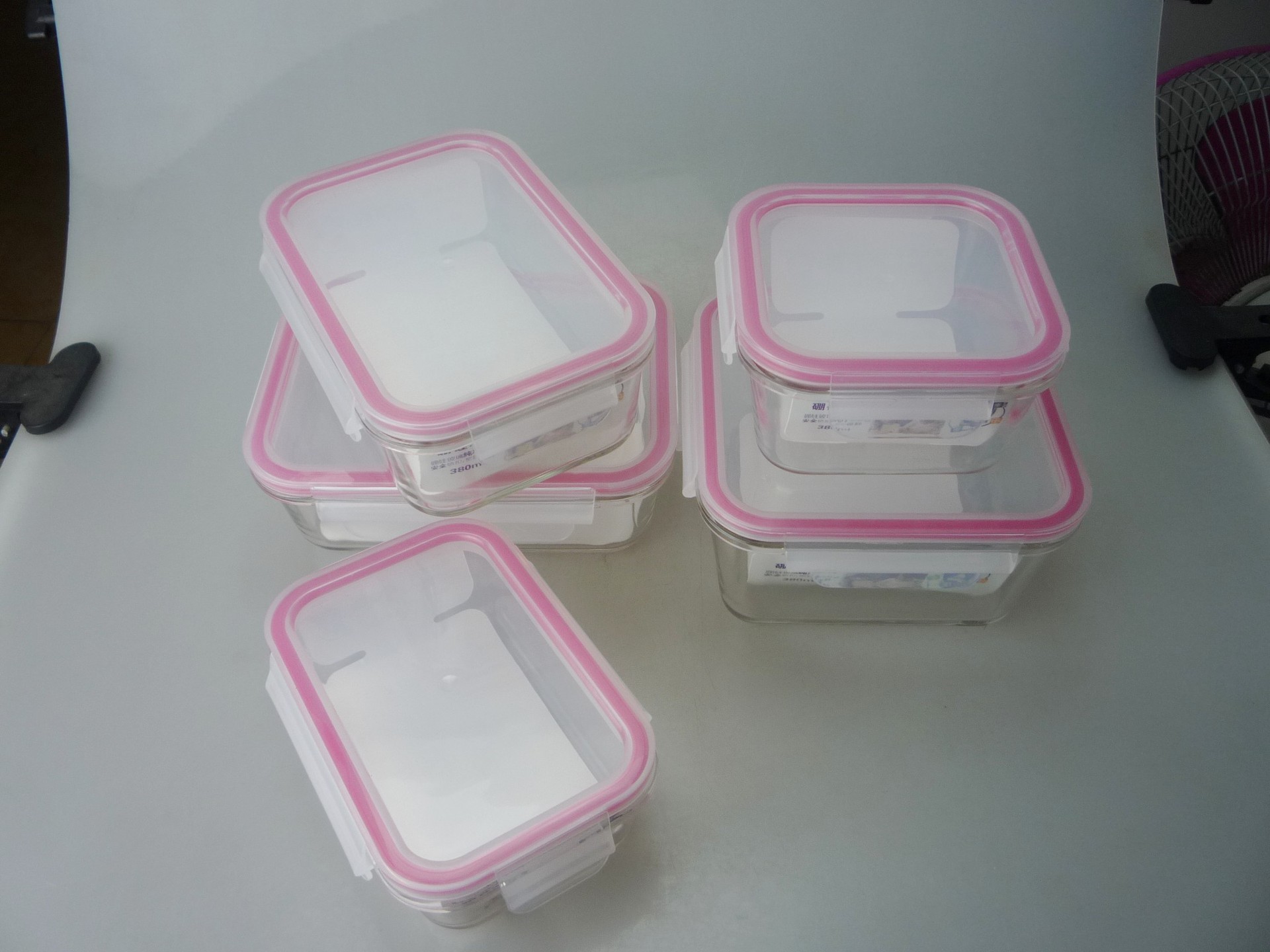 家用玻璃制品选购指南：从玻璃杯定制到玻璃餐具厂家的实用知识