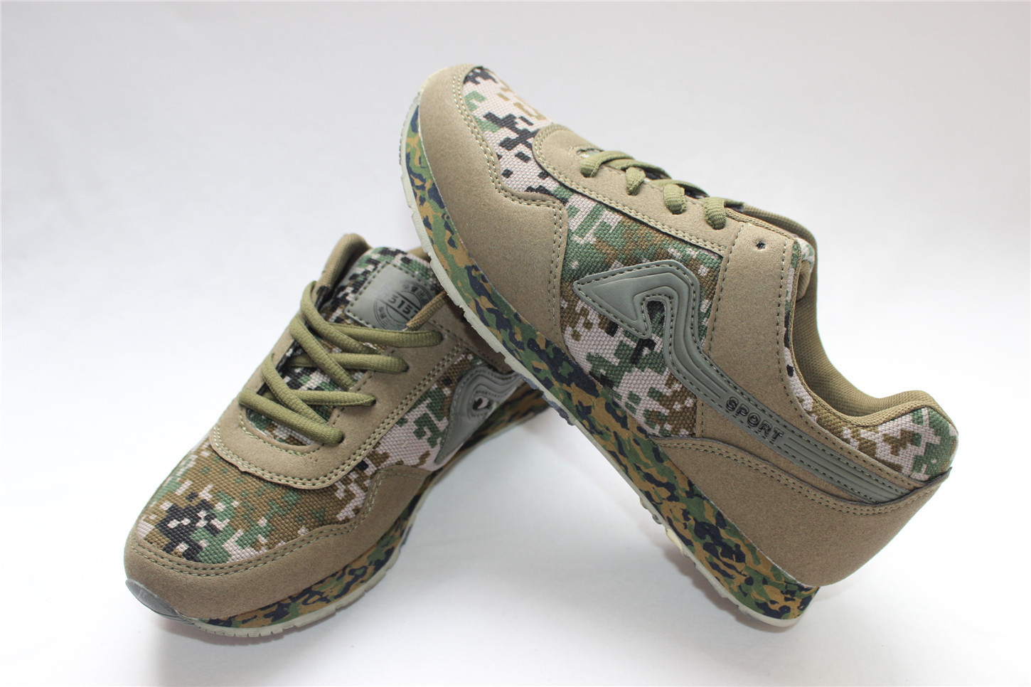3157牌1662林地迷彩跑鞋/训练跑鞋