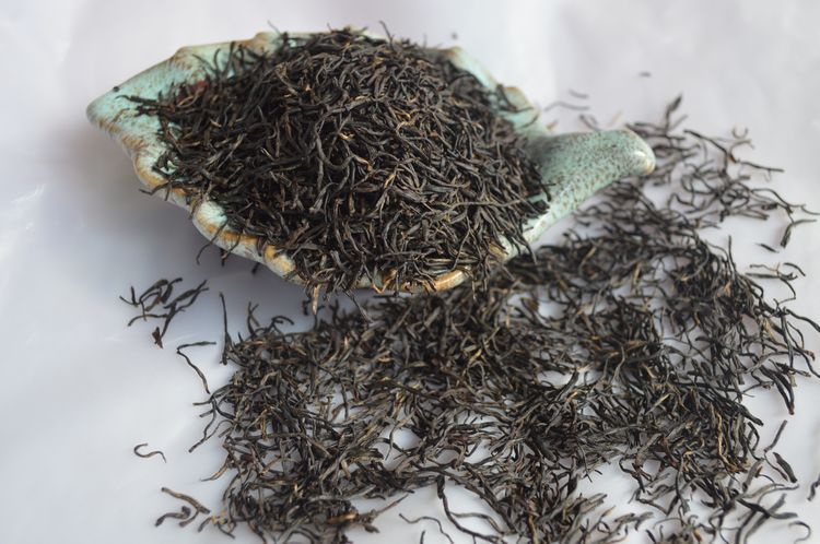 厂家生产销售细条型红茶 银霜 品种香 特种茶 耐泡小种红茶 包邮