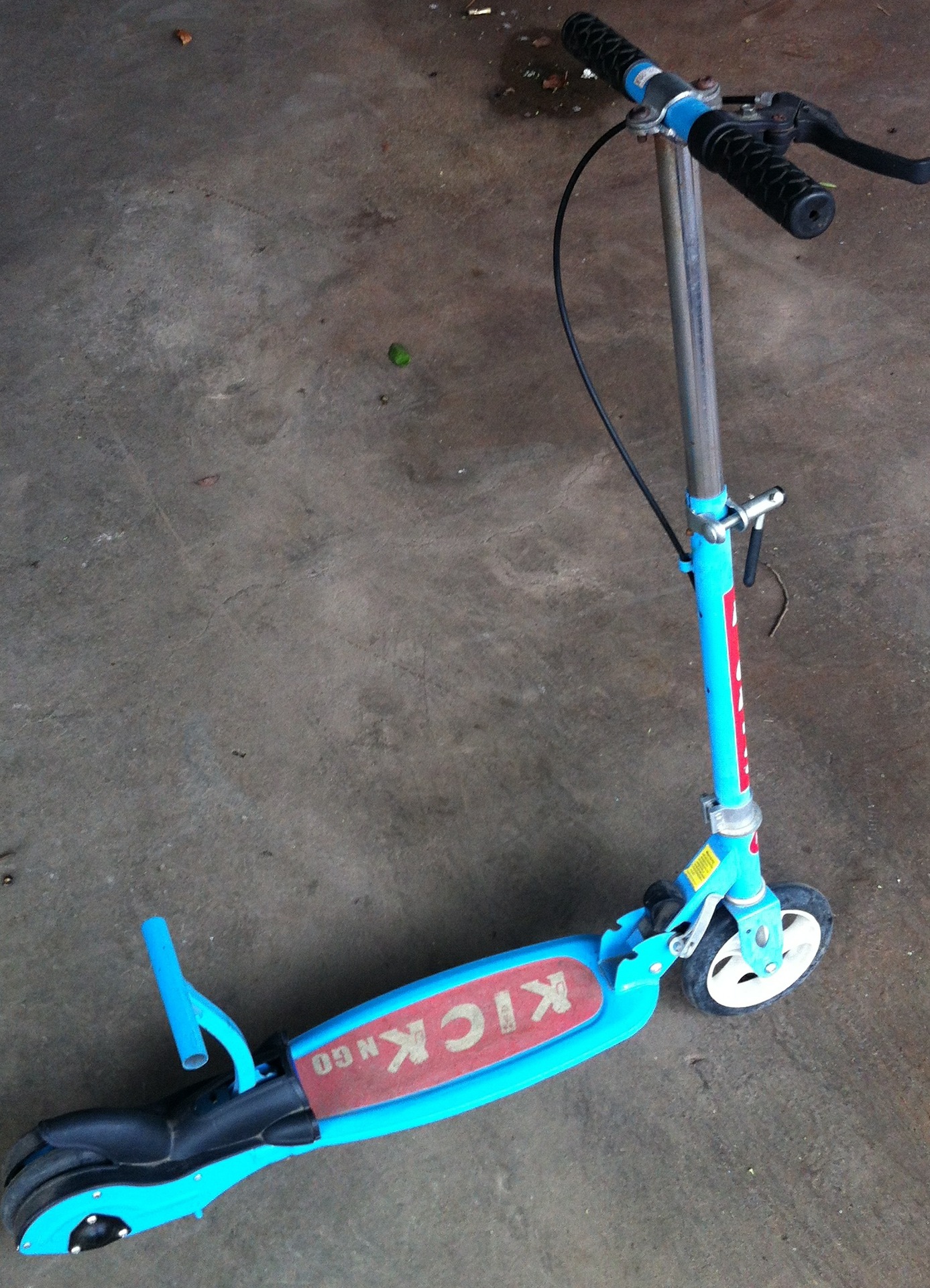 2013年最新款滑板车,双踏车,儿童助力滑板车