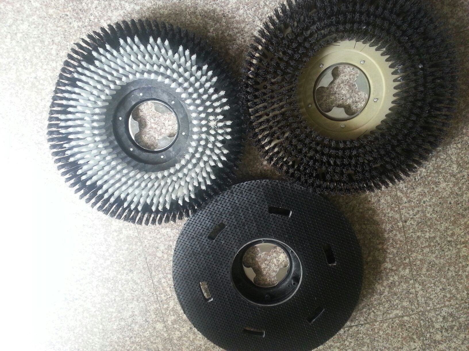 台州洗地机18寸针盘洗地刷地毯刷洗地机配件台州靓丽洁清洁用品