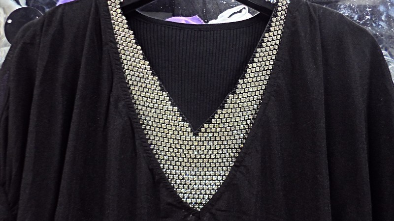 黑库雨齐2013秋冬新款5059款棉线蝙蝠短款毛衣领口缝钻 袖口烫钻