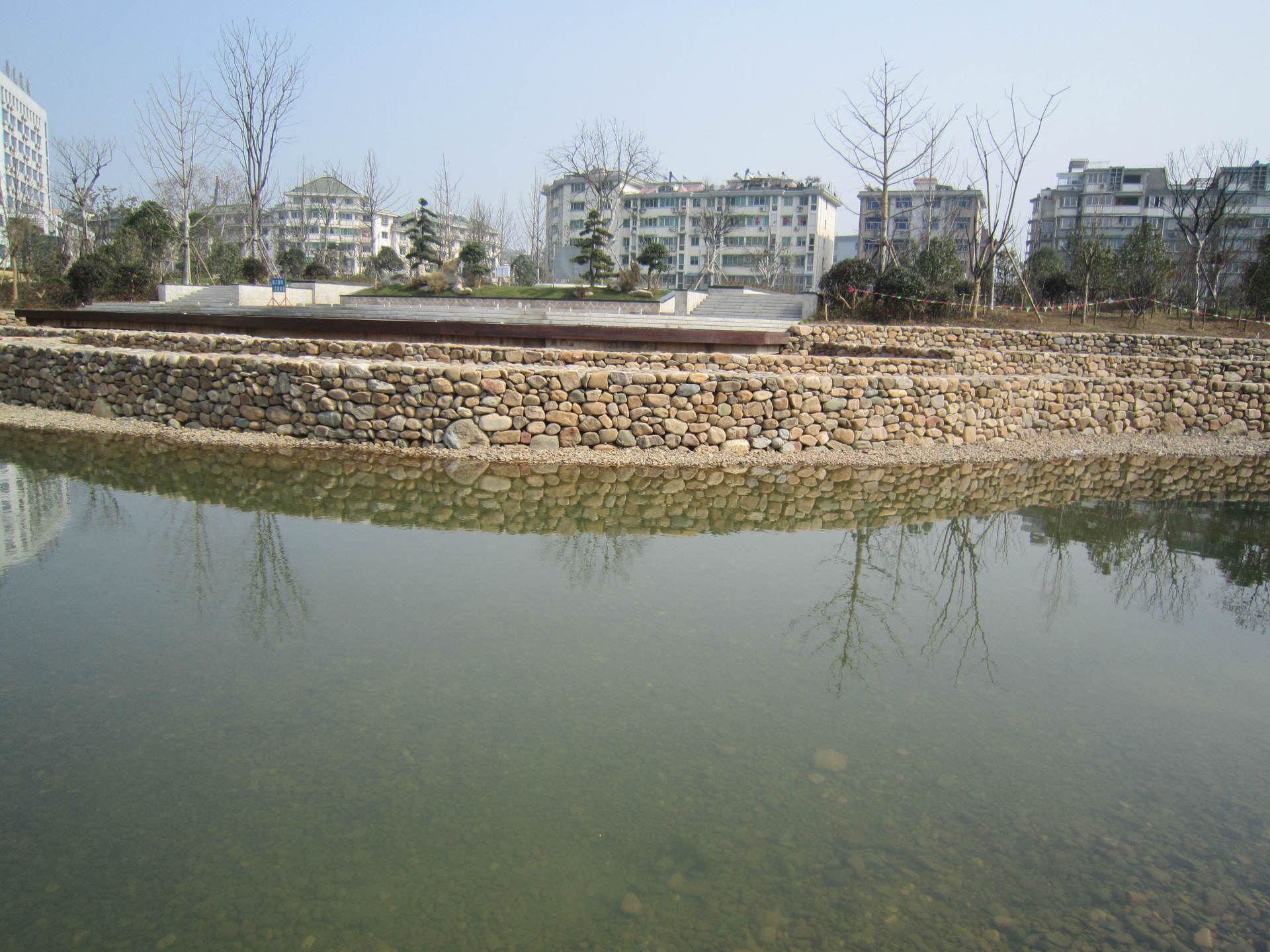 《供应优质》天然鹅卵石 鹅卵石挡墙 景观鹅卵石 量大优惠