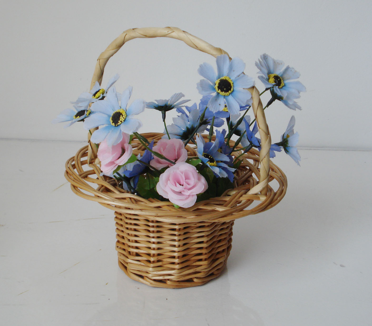 临沂大批量供应柳编柳篮 柳编花篮 纯手工编织 可来样定做