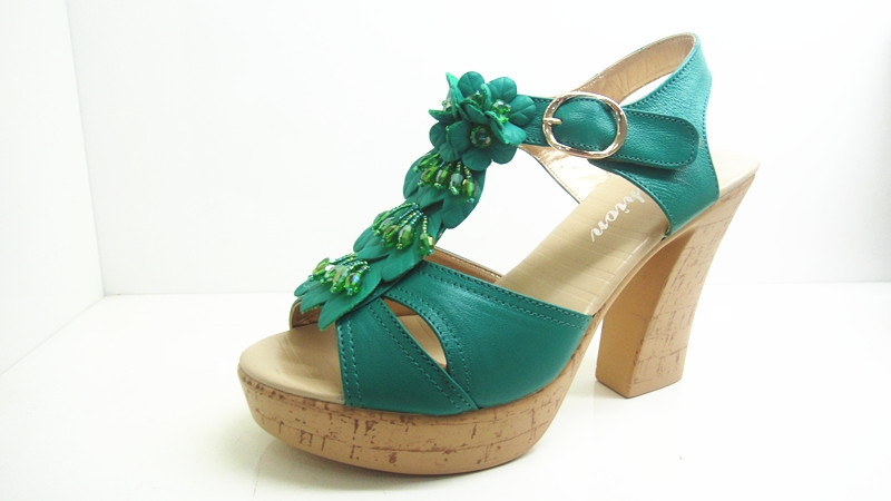 【2013真皮花朵粗跟女凉鞋】价格,厂家,图片,,广州市越秀区泊诗慕芬