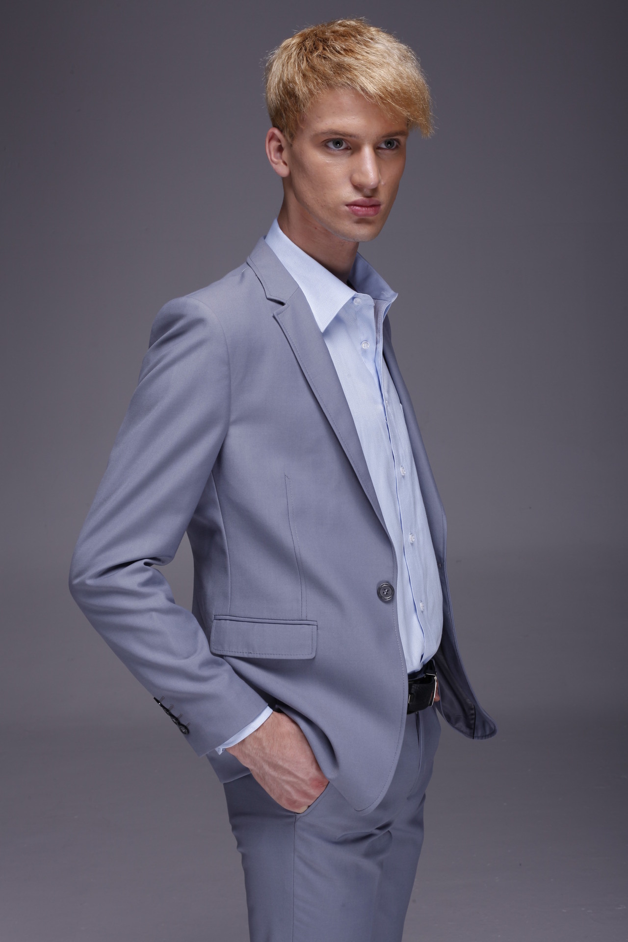 供应信息 男式西服套装 意大利品牌法尔狮度时尚男士专柜正品套装