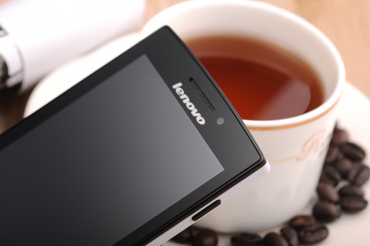 2013新款正品联想a830直板白色四核安卓智能手机500万像素ram512图片