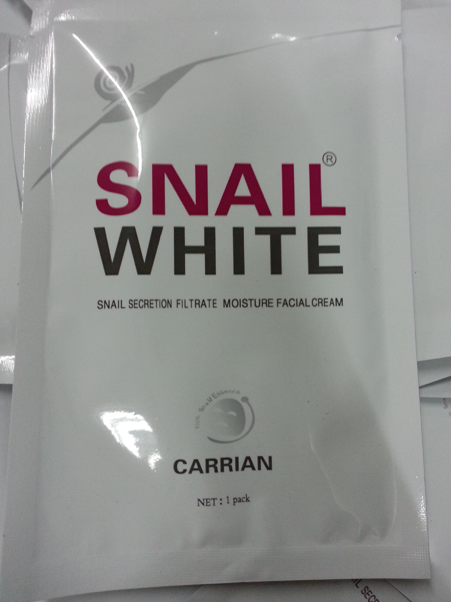 泰国蜗牛原液蚕丝面膜 带防伪盒装批发 现货供应