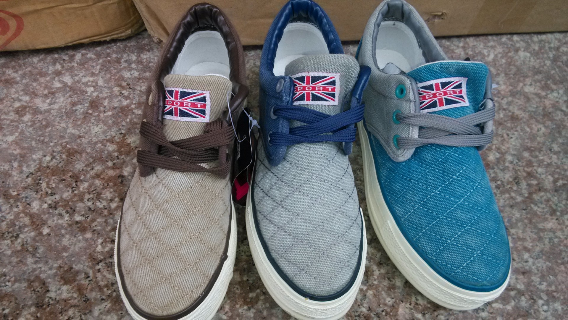 厂家直销2013款男士韩版商标字母装饰三次硫化牛筋底板时尚库存鞋