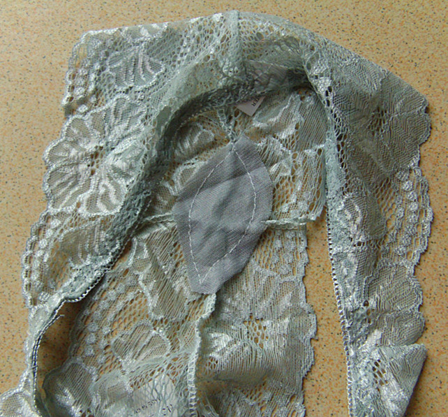 供应女士情趣蕾丝窄边半透三角裤内裤3码供选可出口