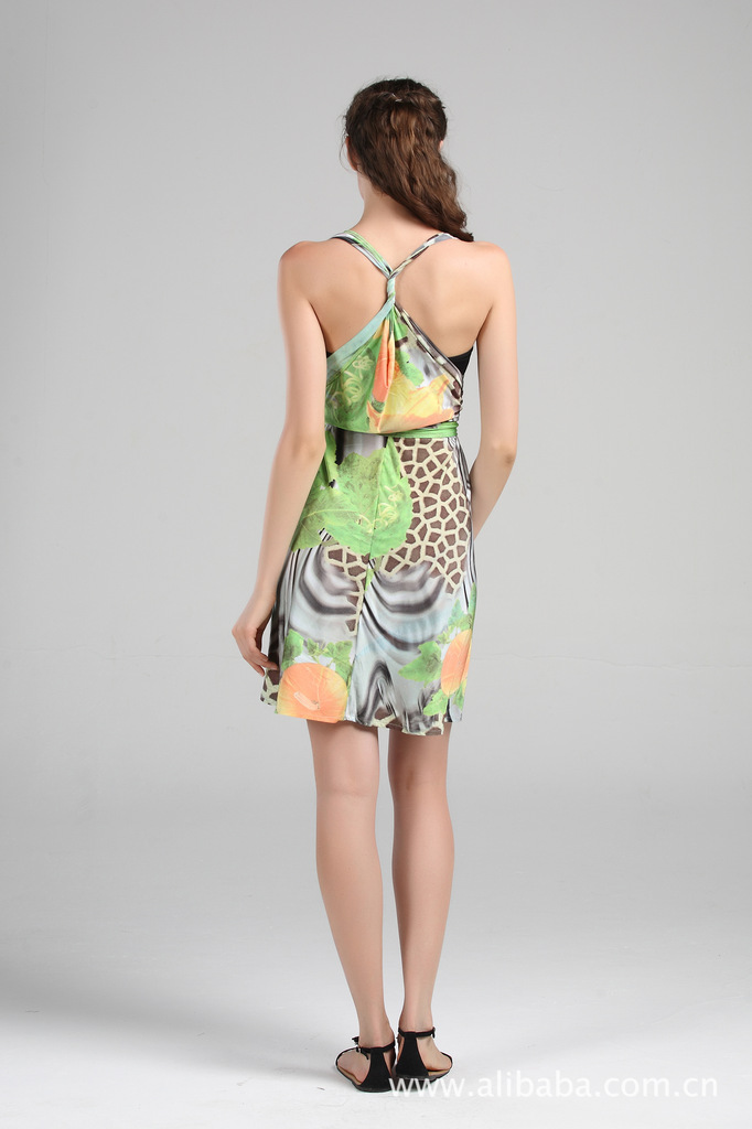 百变裙子;魅力无限,荣耀上市!