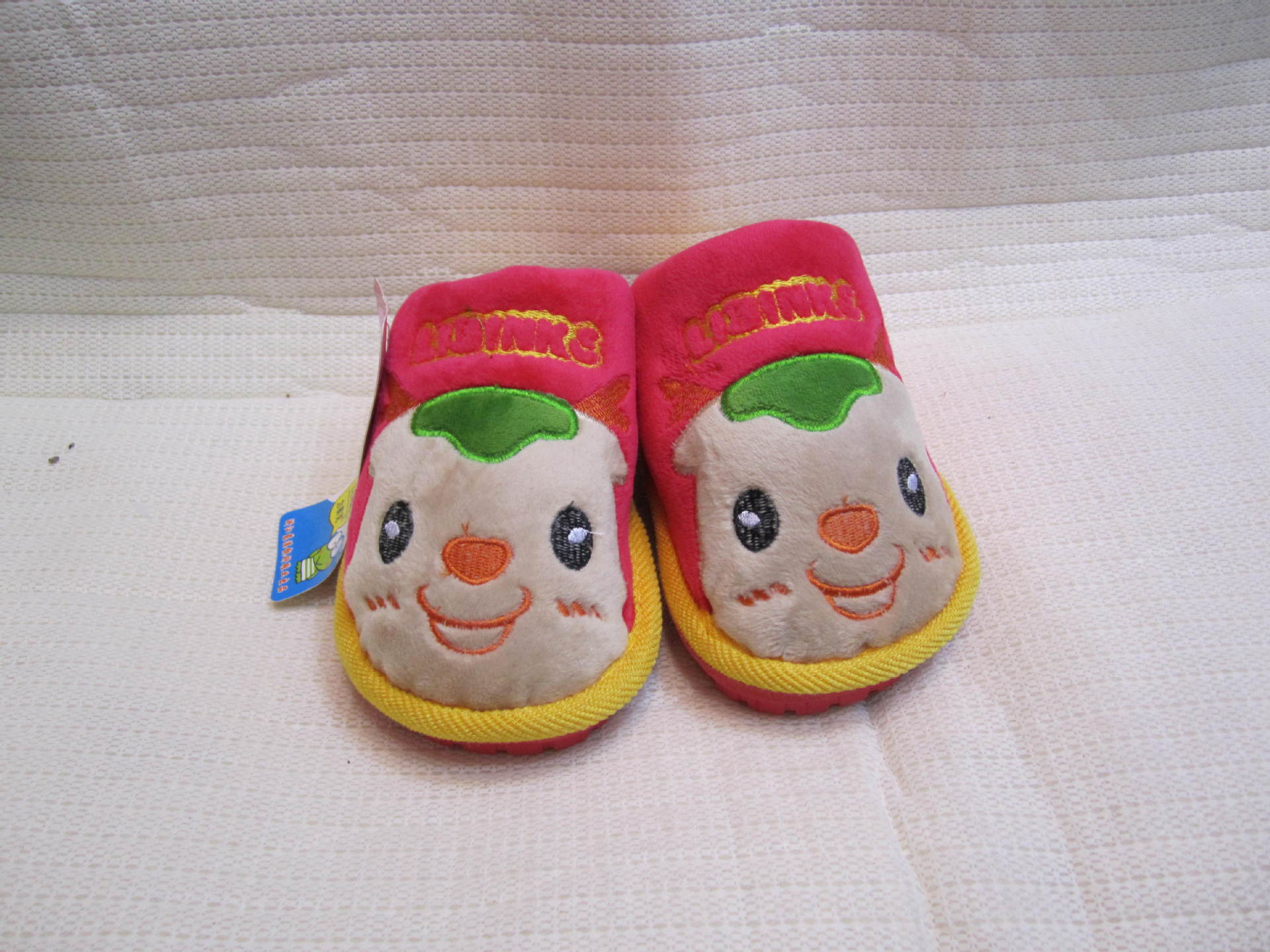 批发2013新品娃娃超萌拖鞋 超柔绒男女童拖 防滑耐磨童拖