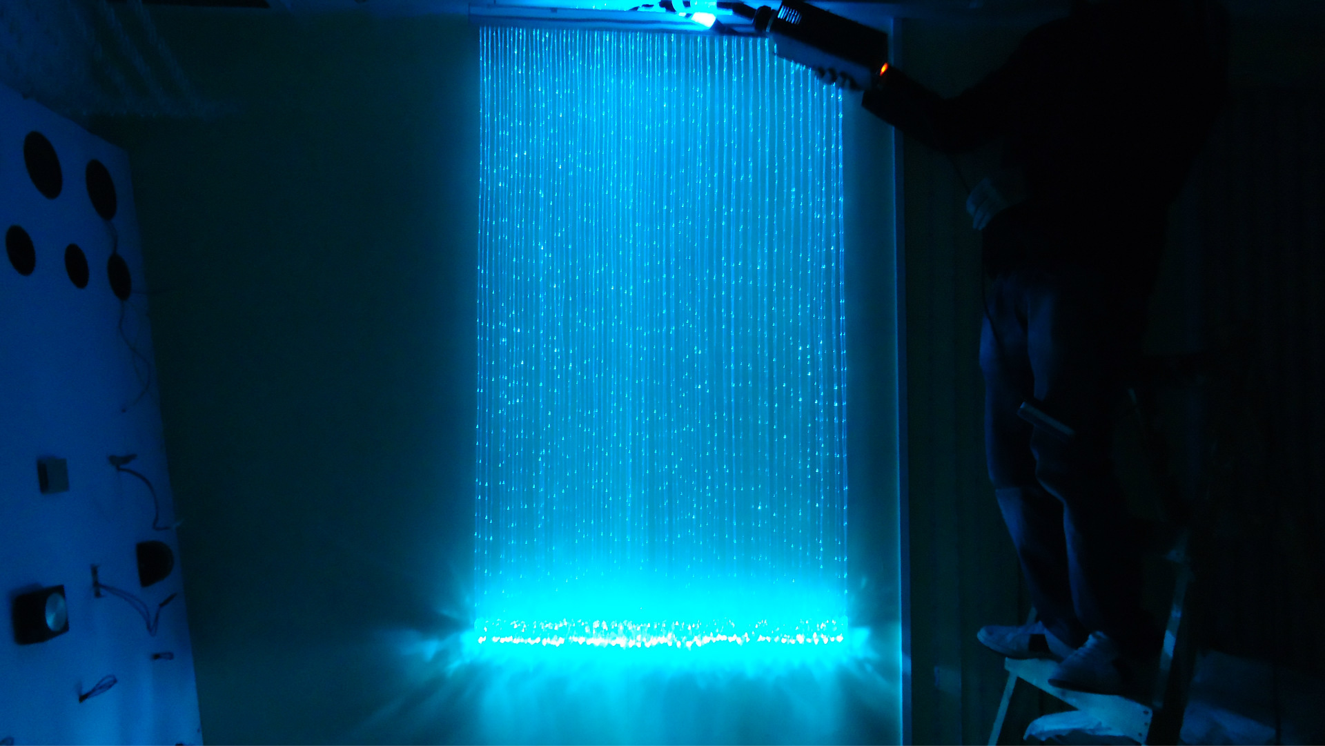 河北保定光纤流水瀑布,科普艾专业安装光纤帘,led光纤瀑布