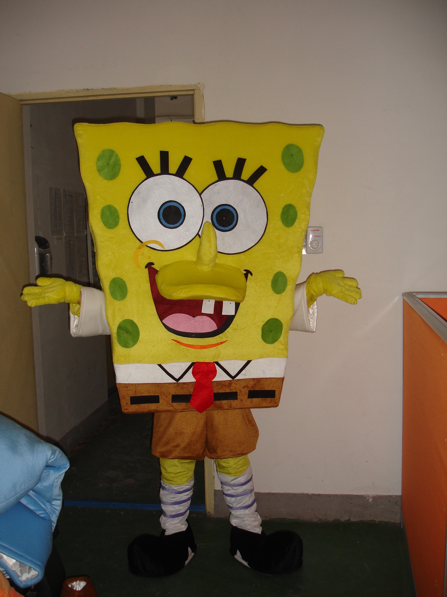 卡哇伊厂家直销海绵宝宝人偶服 舞台表演服 卡通动漫人偶海绵宝宝