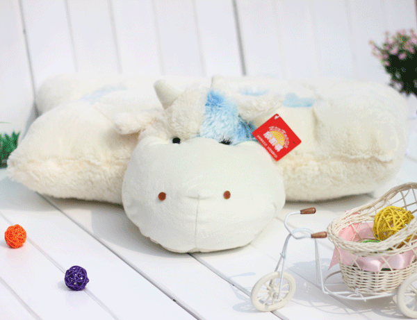 奶牛抱枕枕头暖手枕卡通可折叠情侣公仔牛牛抱枕靠垫