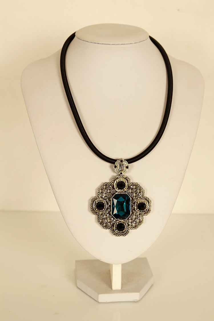 皮绳方形宝石项圈十字架夸张欧美锁骨链短款项链女复古毛衣链配饰