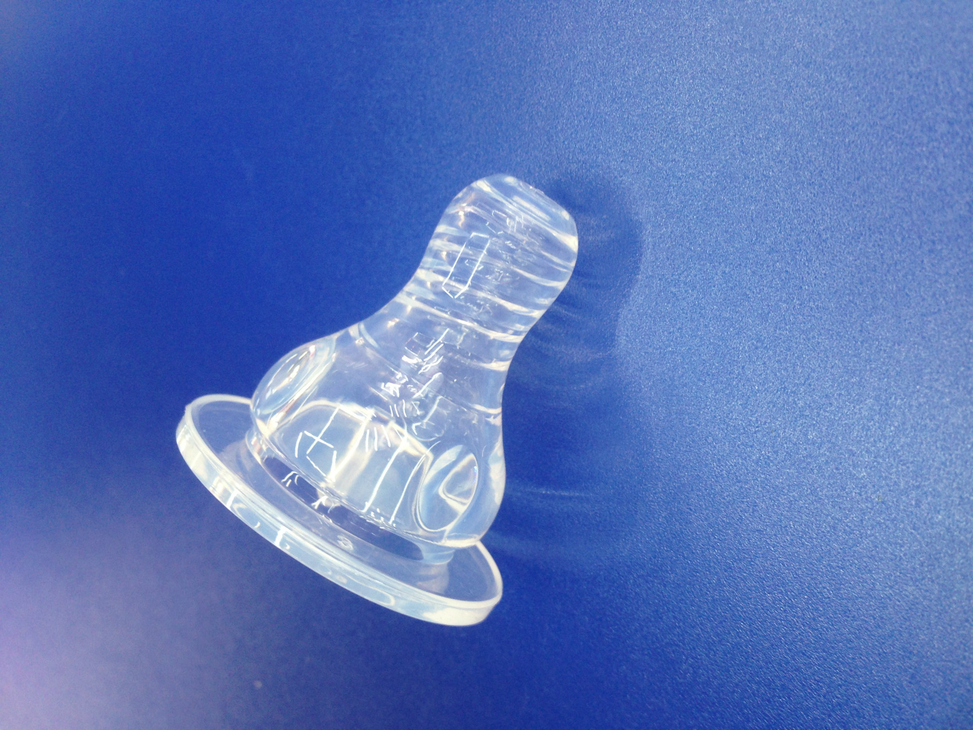 【爱婴童 全硅胶奶嘴 热卖啦】价格,厂家,图片,奶嘴,义乌市雄恒塑胶制