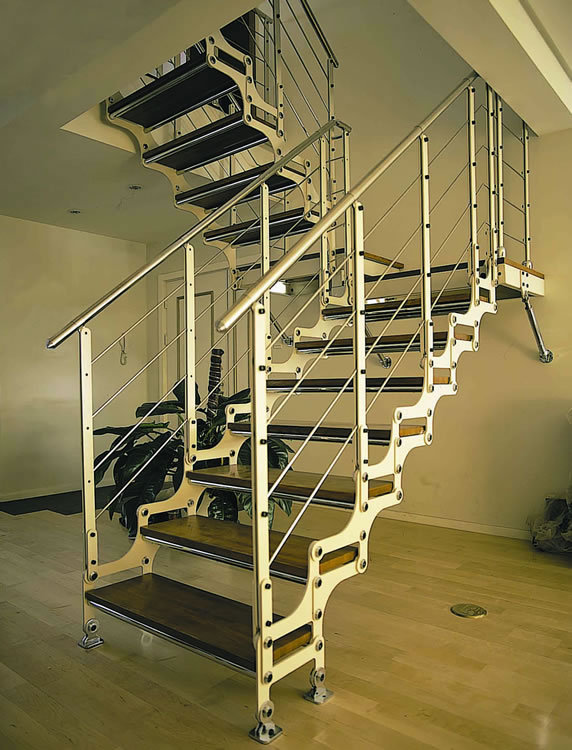 结合三大特点合理选购钢木楼梯