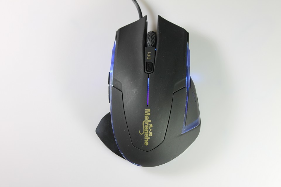 美人眼镜蛇 第二代 风雷狂蛇 6键设计 黑色 白色游戏有线usb鼠标图片