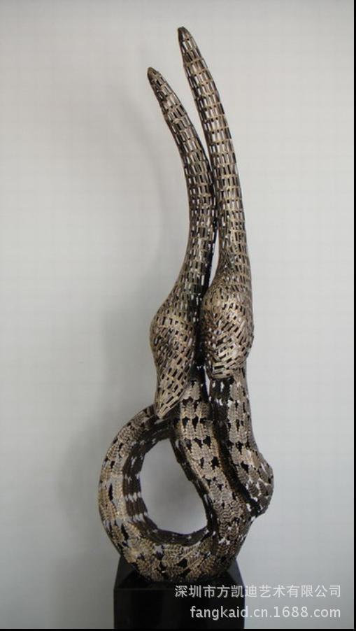 不锈钢圆片焊接叶子造型雕塑艺术品