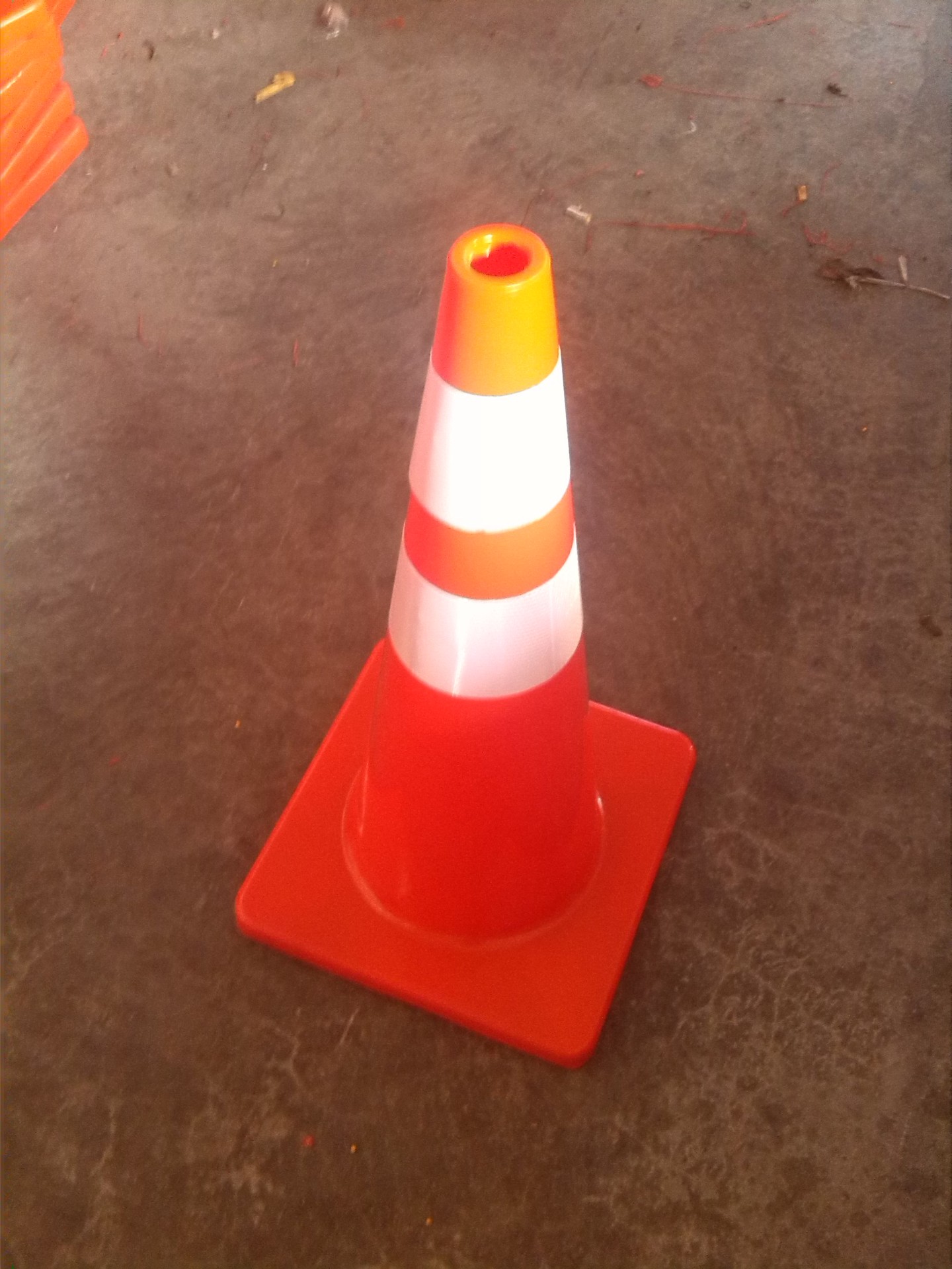 8kg 底座35*35cm 最低价图片,路锥厂家 pvc锥桶