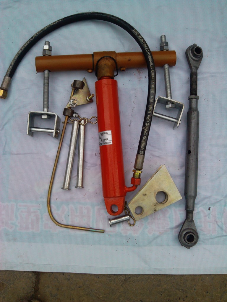 新型农用拖拉机液压升降器