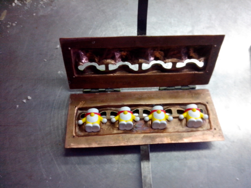 加工喷油模 1出多件