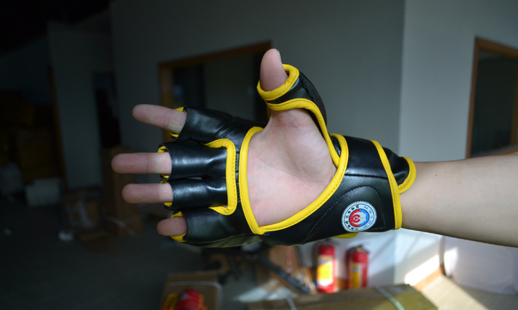 正品五龙分指拳套85111 五指保护自由搏击拳击手套mma ufc