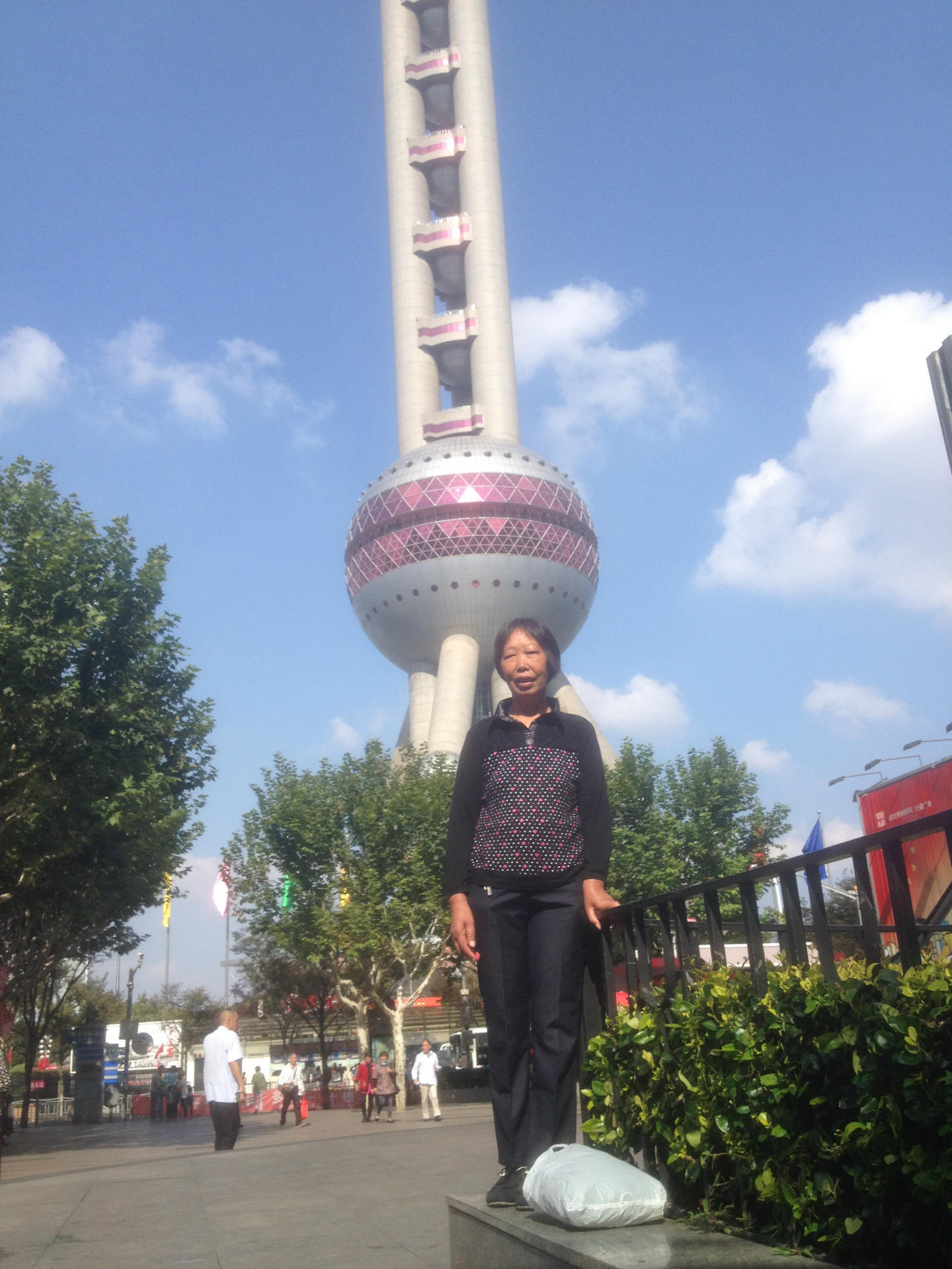 上海的东方明珠很漂亮,您抓紧看看