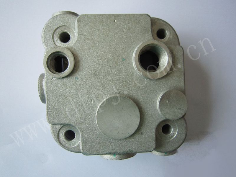东风康明斯配件 康明斯isde打气泵 空压机缸盖 c4988676