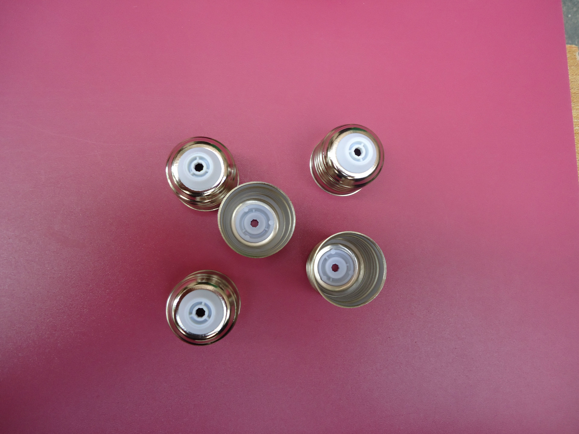 供应e27铝镀镍免焊灯头