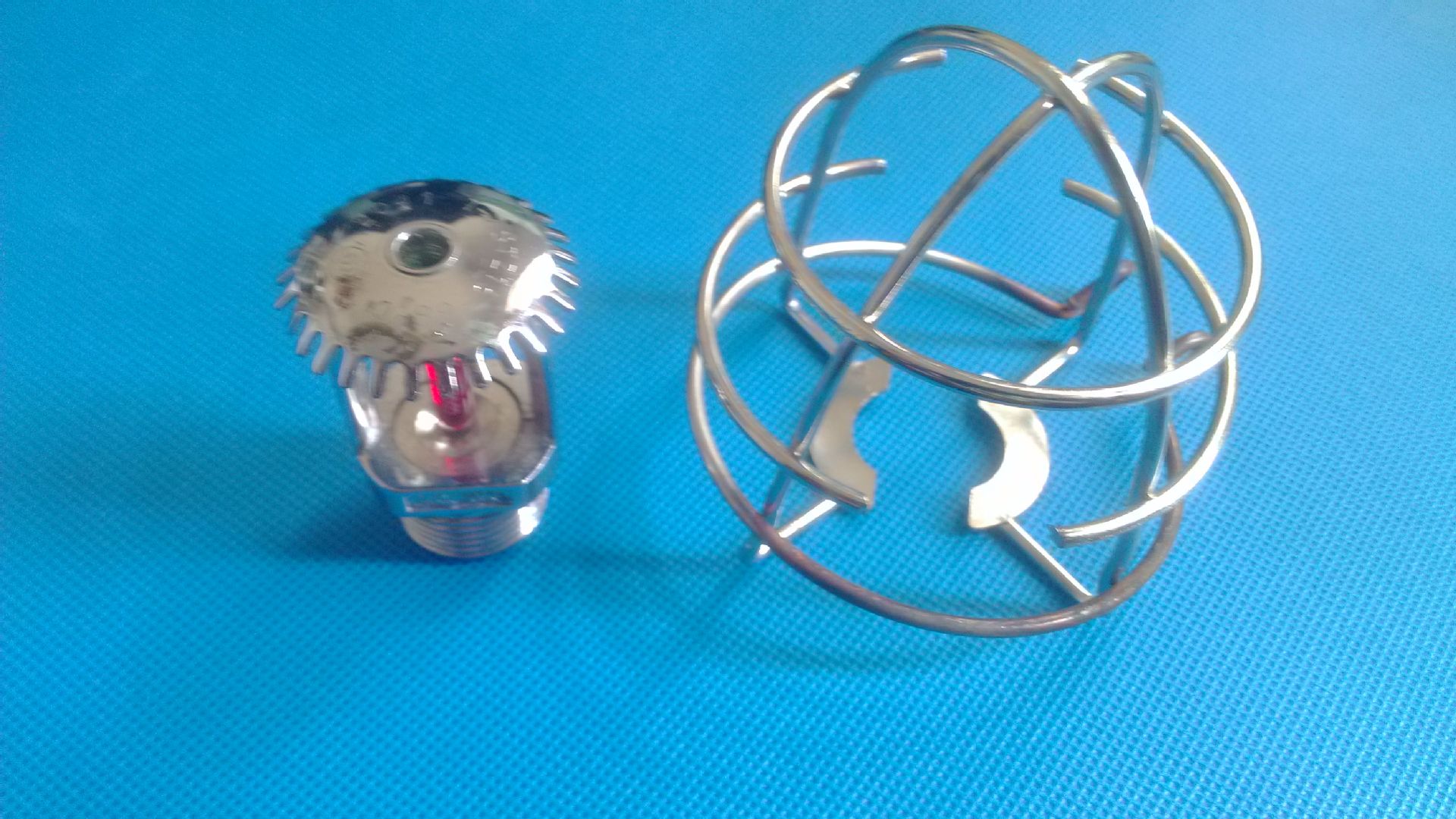 厂家长期大量低价现货供应优质消防喷淋头防护罩