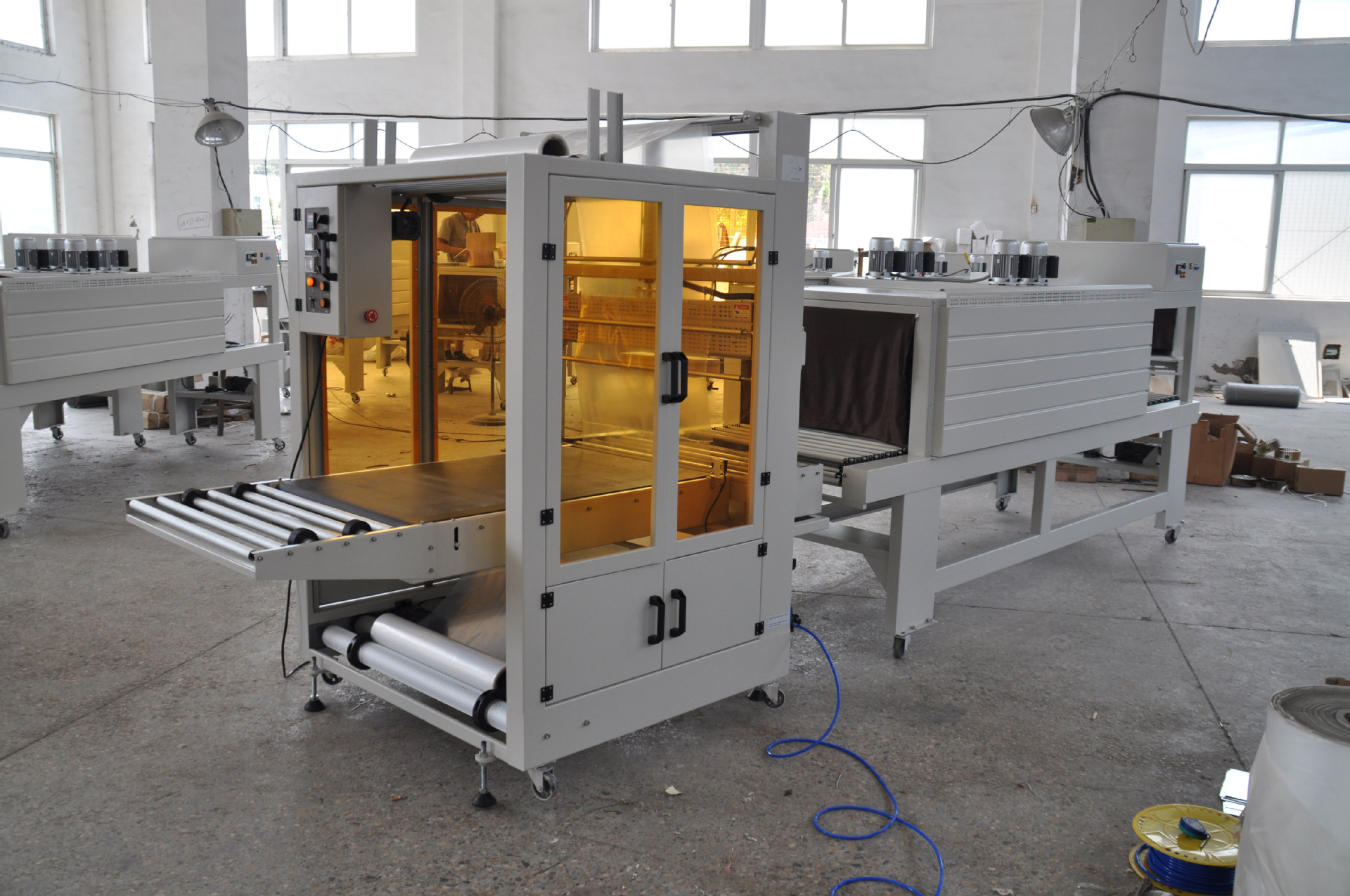 供应自动套膜封切,收缩包装机【自动套膜封切机】