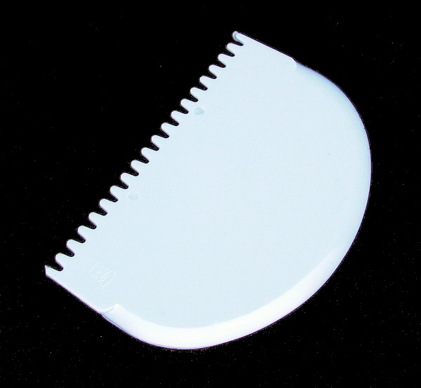 【烘焙工具 c型半圆齿塑料刮板】广东深圳烘焙工具 c型半圆齿塑料刮板