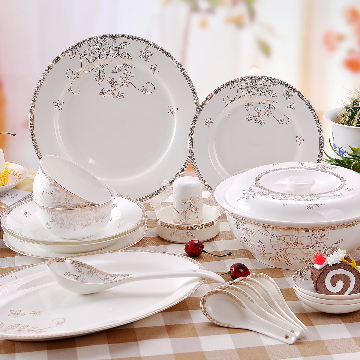 厂家供应景德镇陶瓷餐具套装 古典青花瓷套装碗 56目骨瓷陶瓷餐具