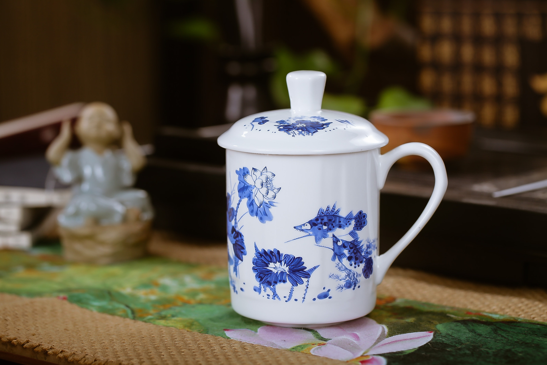 景德镇陶瓷 带盖陶瓷杯青花杯子 骨瓷杯带盖 会议杯办公杯子批发