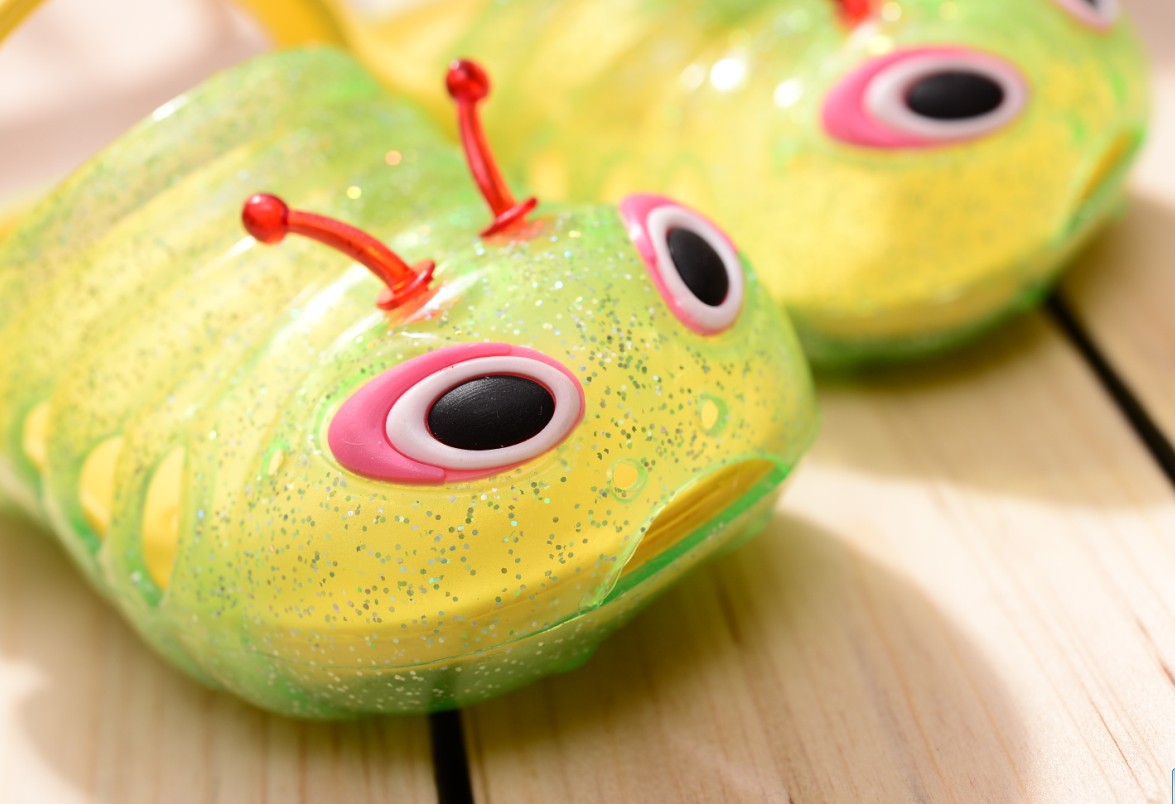 可爱卡通果冻鞋 毛毛虫童凉鞋 男女童凉拖 儿童拖 新款童鞋批发