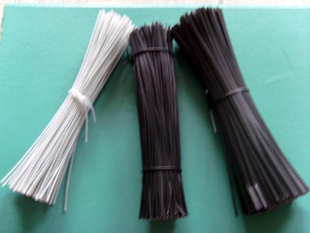 pe环保有铁芯扎带