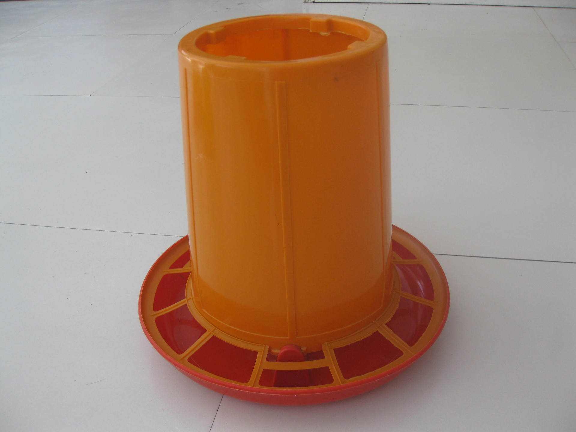 厂家直销优质养鸡料桶 8-10公斤 2号料桶b型