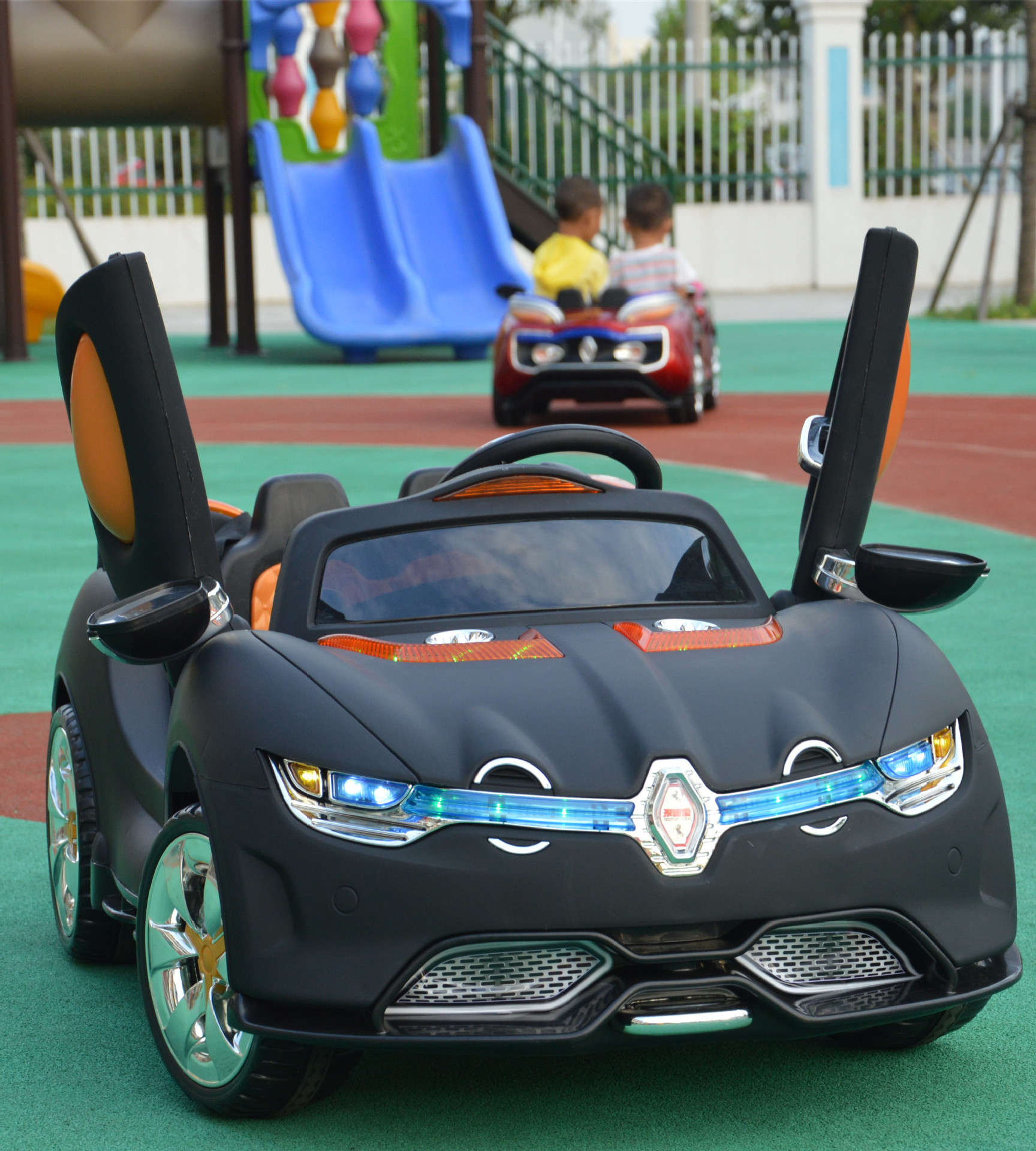 2014新款儿童电动车四轮童车宝宝可坐汽车带遥控双驱电瓶批发